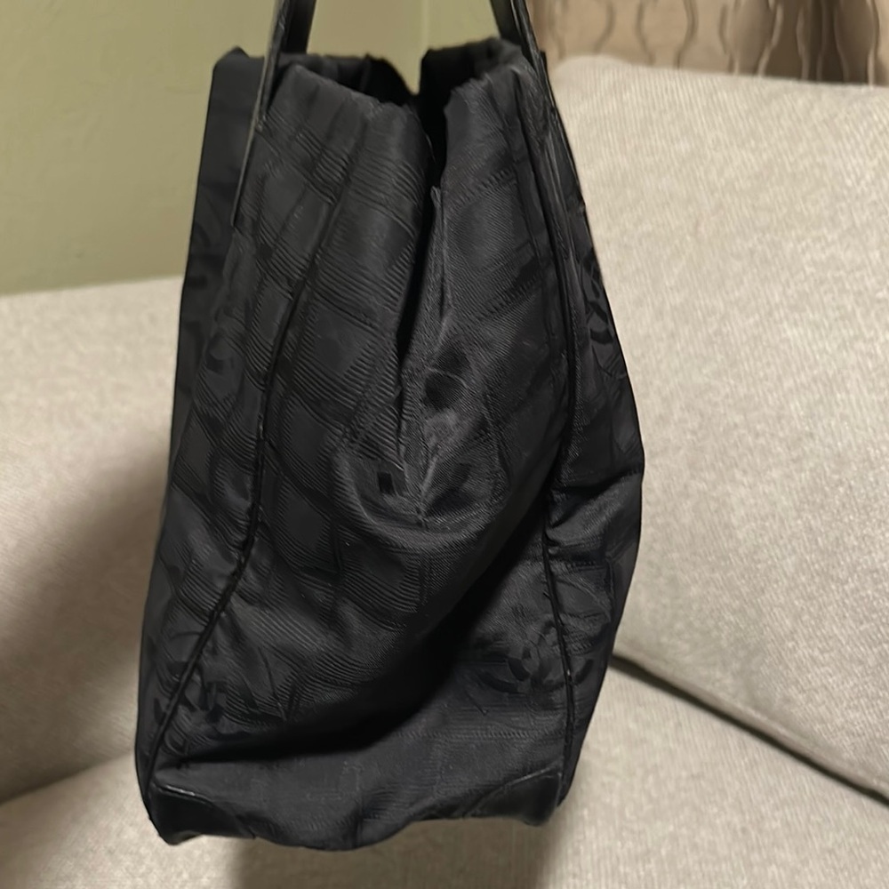CHANEL Black Quilted Logo Travel Line Y2K Tote Bag - Picture 7 of 16